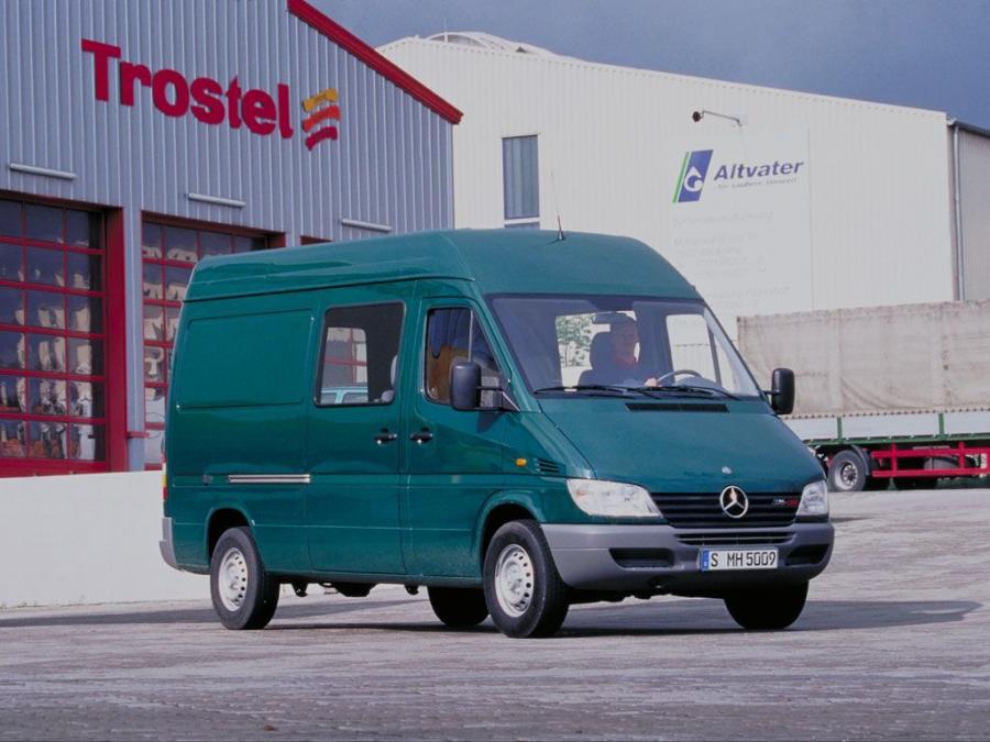  Mercedes-Benz Sprinter Van 2000 года  (фото 10 из 23)